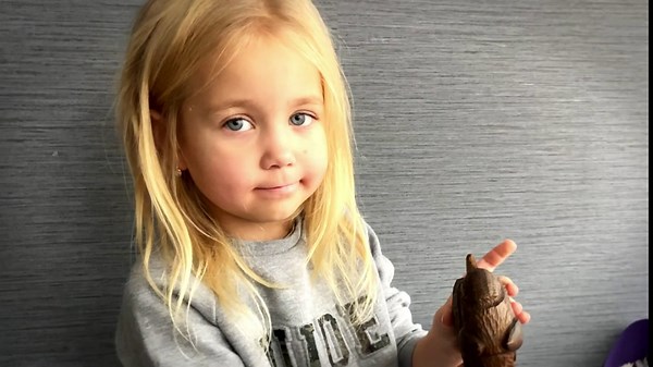 AEVVV Hand-Carved Wooden Bison Statue - Artistic Wood Figurine of The American Buffalo - Collectible Wildlife Accent for Home Decor - Natural Brown Finish, 5.2 Inches