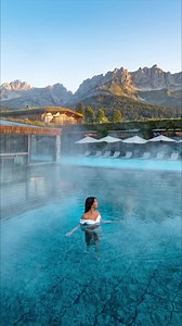 🤩 Experience the magic of true freedom and luxury at the iconic Stanglwirt. Relax, recharge, and immerse yourself in unforgettable alpine moments: ✅ 5 nights upgraded to Kaiserbogen Junior Suite or Luxury Suite ✅ 4 gourmet dinners, incl. exclusive BBQ overlooking Wilder Kaiser ✅ Dinner voucher at the charming Gasthof „Stangl“ ✅ Relaxing massage at Stanglwirt SPA (€120/person) ✅ Classic cocktail voucher for two 🍸 ✅ Guided alpine hike with picnic ✅ All-inclusive Stanglwirt luxury services 👉 Dis
