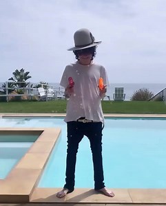 LP spending time with her friends 😜 | LP Blog OfficiaI