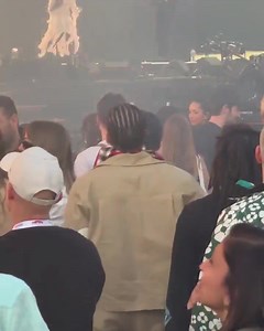 31K views · 778 reactions | Solo en Coachella. The Weeknd, Bad Bunny, Peso Pluma, Kendall Jener y Jennie de Blackpink, en el mismo lugar viendo a Rosalía ayer  #TheWeeknd #Coachella | The Weeknd - XO Latinoamérica | Facebook