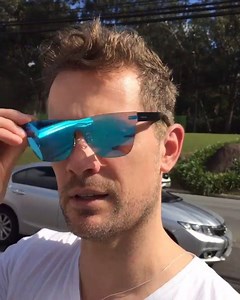 2.8K views · 29 reactions | Lentes sin marco, lo nuevo en #ChilliBean B| ✌ Colección limitada para que luzcas único y diferente al resto ;) #FLAT sunglasses by #ChilliBeans #ChilliBeans #ColecciónFLAT #Sunglasses #Summer #Musthave ¡Te esperamos! Centro Cívico, Jockey Plaza, La Rambla, Plaza Norte y Mega Plaza. | Chilli Beans Perú | Facebook