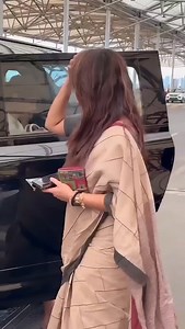 101K views · 9K reactions | Anasuya snapped at Airport 殺殺 Follow for more @actress.wave #anasuya#anasuyabhardwaj#itsmeanasuya#actress#anchor#trendingreels#viralreels#instatrend#explorereels#suggest#follow#share#actresswave | Actress Wave | Facebook