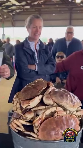 🔥 LIVE JONAH CRAB & DEEP-SEA RED CRAB are back in Hillsborough NJ!! 🦀 Get all your favorite seafood in one 12lb CRAB BUNDLE for Only $99! 📌Saturday, March 8th!! 💃 Manville-Hillsborough Elks!!‼️As always Details in our Upcoming Events 👉 LIVE JONAH CRAB & FROZEN RED CRAB SALE! Get a Massive 12lb Crab Bundle for $99! Elks Lodge #2119! | Farmers Market Crab & Lobster NJ