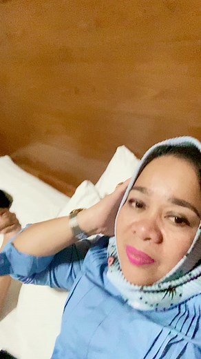 Time check 11:55 pm 😀 Still wide awake with Tayan Ebrahim Adam Sr. Ebrahim Adam Sr.Bob Adam Bob Dalagonan 💕Naughty? My way of being wife to my husband 😅✌️ Lablab 🥰 #reels #reelsfypシ #reelsviral #reelsvideo #reelsinstagram #reels2023 #reelsfb #reels #instagram #instatravel #instareels #instadaily #instagood #inspire #inlove #parentsoftwelve #MaShaaALLAH #Alhamdulillah 💕💕💕 | Hadja Saguira Hasim Abdullah