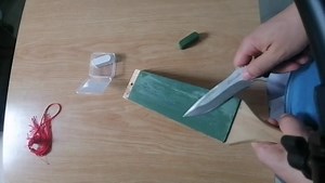 Leather Paddle Strop with 1 Oz Polishing Compound, for Sharpening & Honing- Knives, Straight Razor, Woodcarving Chisels