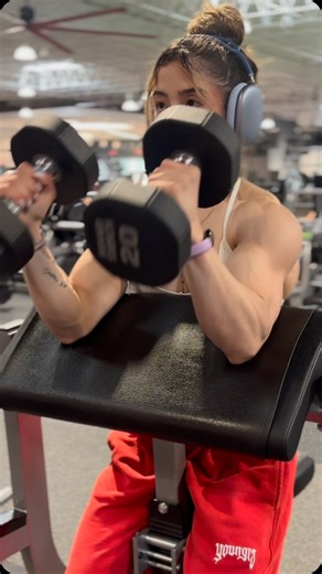 Ruby Rivera on Instagram: "7 weeks out babyyyyy DROP DAY TODAY!! @youngla @younglaforher CODE: RIVERA #gymmotivation #lift #liftheavy #lifting #fit #fitness #muscle #musclemommy"