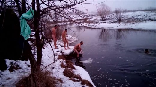 RUSSIAN MEN NAKED IN COLD WATER