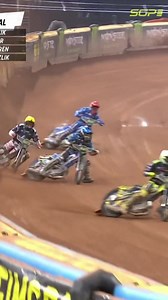 It was all action in the Final at Cardiff! 🔥 Vaculik Racing Team made a jet propelled start off gate 3 with fireworks going on behind! 🚀 #FIMSpeedwayGP | #BritishSGP 🇬🇧 | FIM Speedway Grand Prix