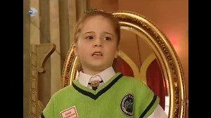 Çilek, Sihir Yaparken Sınıf Arkadaşlarına Yakalanıyor! - Sihirli Annem 86. Bölüm | Sihirli Annem