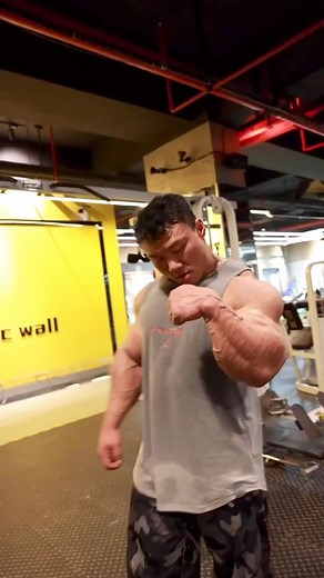 Freak Forearm | No Pain No Gain