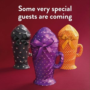 It’s too early to unwrap our exclusive new festive drinks range! We can’t wait to share it with you… 🎅🏻🎁🎄 | Costa Coffee