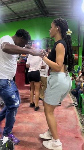 Bachata Dominico con Sarah Morena