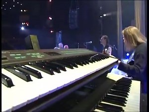 224K views · 7K reactions | RENI & ERA - MERCEDES.... | Narodna Muzika | Facebook