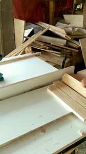 2.2K views · 40 reactions | Membuat purus langsung banyak  #kitchensetbekasi #kitchenset #kitchensetjatibelanda #woodcraft #woodworkercommunity #woodworking #woodworker #woodworkerindonesia #jatibelandamurah #jatibelandabekasi #jatibelanda #kayujatibelanda #hobikayu #furniture #furniturjatibelanda #furniturebekasi #customfurnituredesign #feels #reelsvideo #fyp | Iza Askana | Facebook