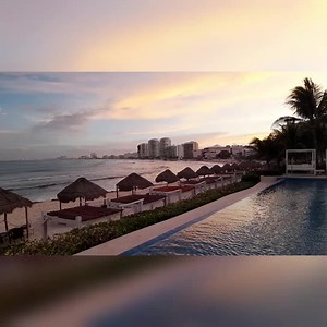 Another memorable summer sunset at Krystal Grand Cancun! Reserve your upcoming stay now:https://bit.ly/Krystal_Grand_Cancun_Offers #Caribe #Mexico #Cancun #Altitude #infinity #pool #beach #KrystalGrandCancun #SiempreKrystal #SiempreGrand | Krystal Grand Cancún