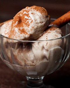 What better way to beat the heat than with this easy, no-churn horchata ice cream? It’s sweet and creamy with toasty notes from the rice and spices. See and shop the recipe: https://tasty.co/recipe/homemade-horchata-no-churn-ice-cream | Pero Like