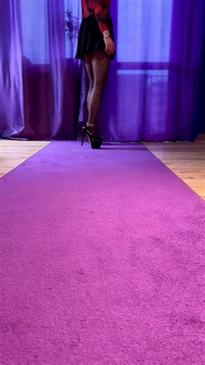 Here’s just a little tease of my 6,3 inch platform heels🔥 Thoughts?#platformheels #pantyhose #anklet