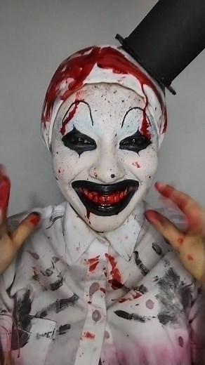 Tutorial de maquillaje de Terrifier (False Blood ⚠️) #maquillaje #makeup #makeupartist #parati #maquillajetutorial #maquillajeartistico #horror #terrifier #sangrefalsa #fakebloodmakeup #like