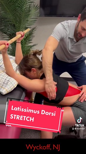 Effective Latissimus Dorsi Stretch for Back and Shoulder Pain Relief