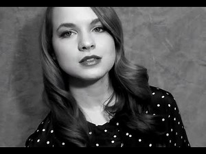 Glamorous Old Hollywood Curls for New Years!