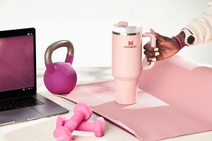 Stanley Quencher H2.0 is COMING SOON to Matchbox! 🙌✌️ Some features you will love; 🥰 -Keeps your water ice-cold for 48 hours and hot for 7 hours. -Is made of recycled stainless steel for sustainability. -The advanced FlowState lid offers different positions. -The handle is ergonomic with comfort-grip inserts for easy carrying, -And the fav one! The base fits most car cup holders!! | Matchbox