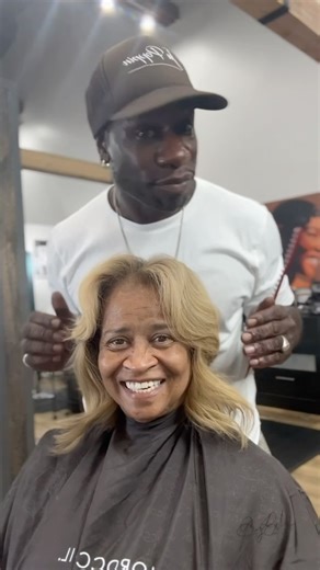 Summer Blonde Color Correction 👨🏿‍🏭👨🏿‍🔬👨🏿‍🎨👨🏿‍🎓 Stephanie flew in from Atlanta for this 9-hour color correction 😄😮. Her patience was amazing! It’s crucial to be patient with your stylist because each head of hair varies in density, length, sensitivity, and processing history. Color is NOT a plain Black or White solution. It takes time to feel and formulate your way through it and timing is a large variable, especially with color corrections. Stephanie had a lot of banding and varyi