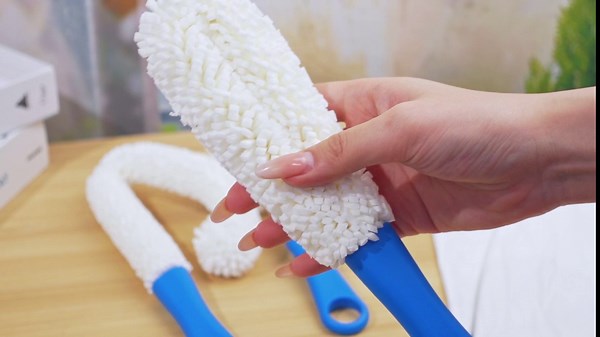 VitalCozy 6 Pcs Decanter Cleaning Brush Kit Wine Glass Cleaner Brush Flexible Bottle Cleaning Scourer with Cleaning Beads Microfiber Cloths Household Tools for Wine Decanters Goblets Glasses Cups