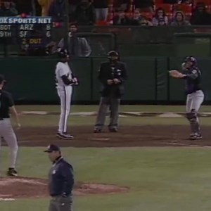 Since the intentional walk became a statistic, no batter had ever received one with the BASES LOADED—until Barry Bonds on May 28, 1998 🤯 https://trib.al/s7kmn6A (🎥: MLB) | Sports Illustrated