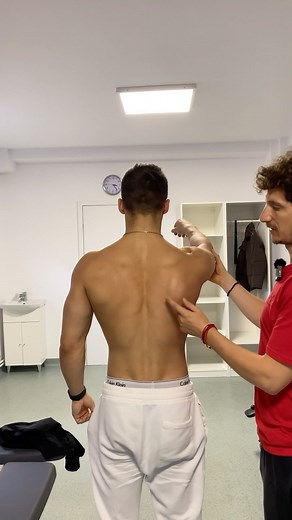 Shoulder instability 💥🤦‍♂️😆 #shoulder #stability #balancetraining #chiropractic #muscle #bodybuilding #therapy #ionutbobit #brasov #romania | Ionut Bobit Therapie