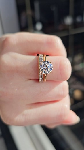 Effortless ✨ #TheTaylorSolitaire with an 8.25mm #truegemmoissanite stacked with #TheArdenBand | The True Gem