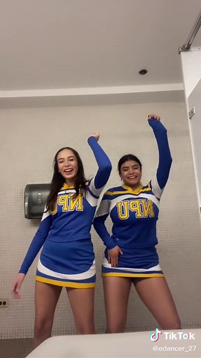 Latina Fat Ass Shaking: Two Latinas Dancing