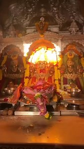 3.3K views · 140 reactions | At Mumbai Mahalakshmi Temple, Surya Narayana (Sun Rays) saw the face of Goddess Mahalakshmi. This is a very rare video. | MKU Malaysia Kalai Ulagam எம்.கே.யு மலேசிய கலை உலகம் | Facebook