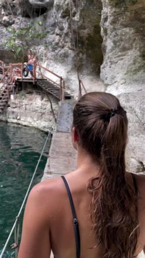 43K views · 19 reactions | Durf jij een duik te nemen? Dit is Cenote Ek Balam in Vallodid, Mexico. In de Maya-cultuur werden cenotes vaak beschouwd als heilige plekken en werden ze soms gezien als toegangspoorten tot de onderwereld. Dus wie weet wat er onder je voeten zwemt 﫢 Video via @‌graduatedtravelersasa | Skyscanner | Facebook