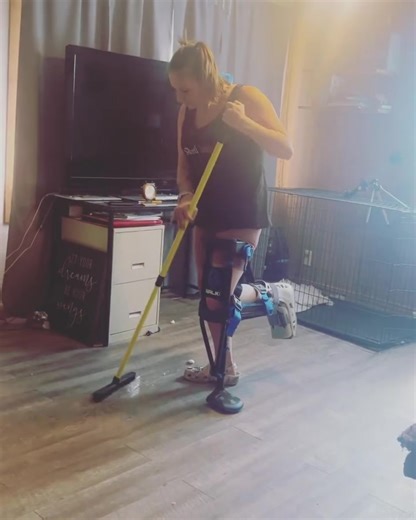 How to housework after a lower leg injury: get a hands free iWALK crutch and get back to it quickly and easily! | iWALKFree