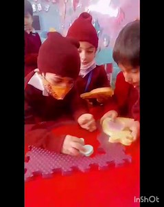 Simple jigsaw puzzles help children develop finger strength, perseverance and problem-solving skills.Picking up, moving and twisting the pieces of a puzzle helps children to develop finger strength and hand-eye coordination. #jigsawpuzzles #brianstrength #fingerstrength #handeyecoordination #playgroup #maincampus | Racines School System | Facebook