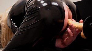 CD Rubberdoll Dildo Fucked by Machine