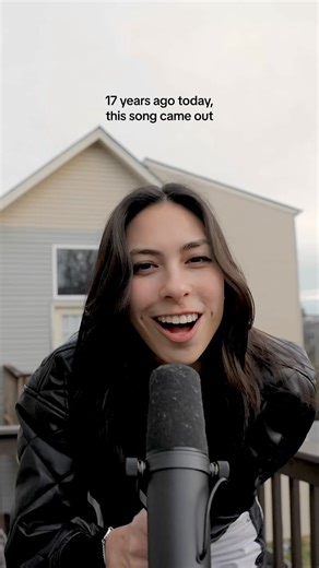 I’m just looking respectfully 😅 . #avrillavigne #girlfriend #y2k #girlsgirl #dating #singersongwriter #songwritersofinstagram | Brooke Alexx