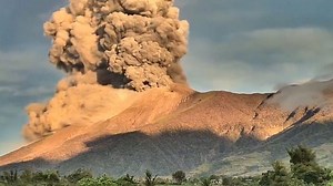 A timelapse and thermal camera captured the explosive eruption of the Kanlaon Volcano in the Philippines. 🌋🔥 | USA TODAY Video