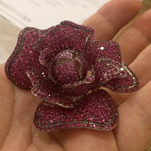 1.2K views · 122 reactions | A ruby and diamond rose brooch by Roberto Coin. @robertocoin #jewelrytravelwithelenaveselaya #jewelrycraft #milan | J&W Russia | Facebook