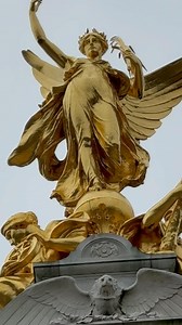 9.8K views · 941 reactions | Queen Victoria Memorial Buckingham Palace London | Global Adventures | Facebook