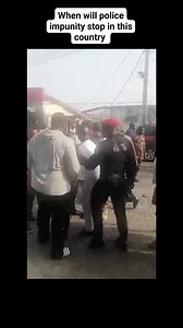 3 comments | POV : POLICEMEN ASS@ULT1NG SECURITY GUARDS AT OMOLE ESTATE FOR ASKING THEM TO USE VISITORS GATE INSTEAD OF THE AUTOMATED GATE FOR RESIDENTS WITH CARD. | Dozie Umeh | Facebook