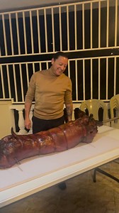 Llegaron de sorpresa con to’ y lechon #ElvisCrespo #navidad2022 #lechon #Felicidades | Elvis Crespo