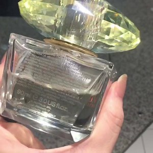 [ Versace yellow diamond ] Viên kim cương vàng hương tươi mát . Có...