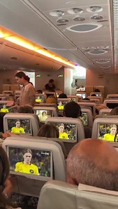 ⚽️ FASCINANTE 🥅 👉🏼Así se vivió desde un avión, el penalti de Cortnee Vine con el que Australia avanzó a las semifinales de #FIFAWWC | Esmeralda Ayala