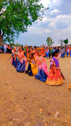 Adivasi of Jhabua official on Instagram: "Jodi mari parni gai paradesh ma 💥😎💫 #adivasi_samaj #adivasigirl #adivasi"