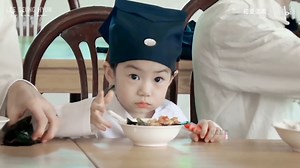 856K views · 39K reactions | Chưa từng nghĩ sẽ mê con nít như vậy cho tới khi thấy Lucky, coi show của cục cưng xong tự nhiên muốn đẻ con gái liền hà  *Nhan trị = Giá trị nhan sắc | Tiệm Cơm Số 277 - Nói không với đường hóa học | Facebook