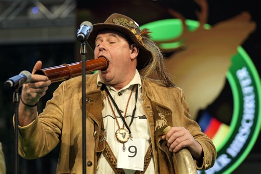 Stag bellowing competition? Watch these hunters compete in a deer calling championship