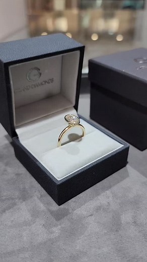 A moment for the tube setting 👏✨️ This timeless style offers a modern, minimal look that beautifully frames the diamond while keeping it secure for everyday wear 💍 | Grand Diamonds