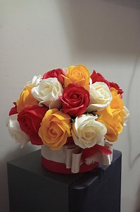 Buchet Flori Sapun Din Trei Culori in Cutie Rosie Carton Cu Fundita - Etsy Australia