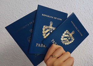Cuba eliminates passport extension and announces other immigration measures